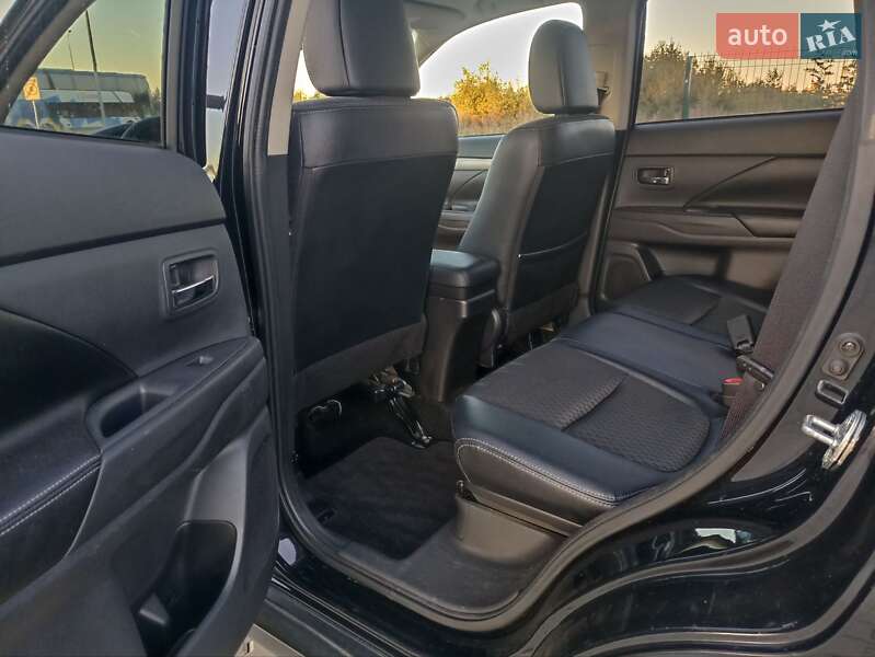 Внедорожник / Кроссовер Mitsubishi Outlander 2015 в Житомире фото 13 Внедорожник / Кроссовер Mitsubishi Outlander 2015 в Житомире