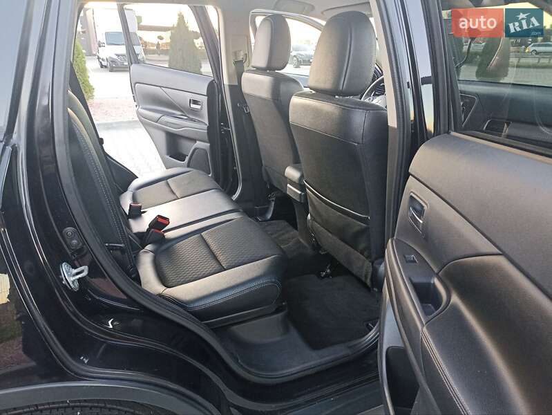 Внедорожник / Кроссовер Mitsubishi Outlander 2015 в Житомире фото 17 Внедорожник / Кроссовер Mitsubishi Outlander 2015 в Житомире