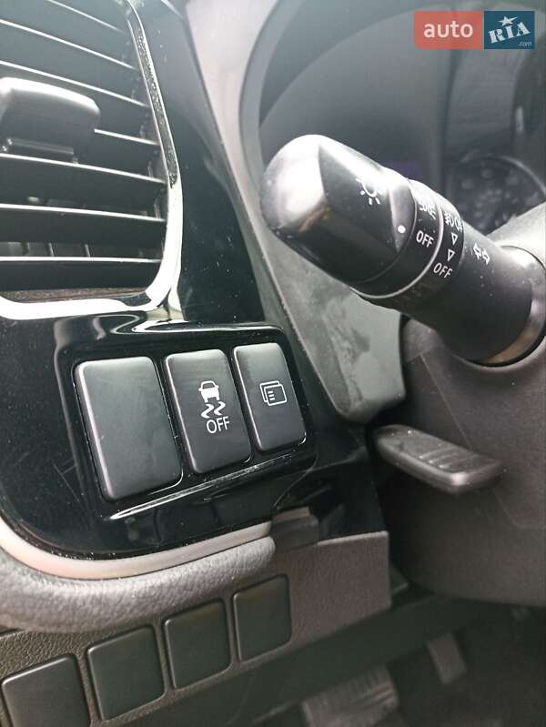 Внедорожник / Кроссовер Mitsubishi Outlander 2015 в Житомире фото 27 Внедорожник / Кроссовер Mitsubishi Outlander 2015 в Житомире
