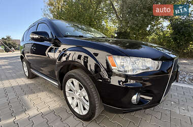 Внедорожник / Кроссовер Mitsubishi Outlander 2010 в Млинове