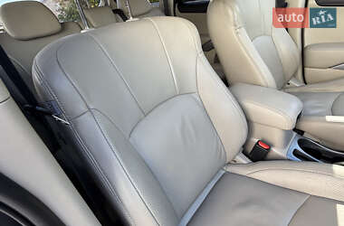 Внедорожник / Кроссовер Mitsubishi Outlander 2010 в 
