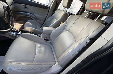 Внедорожник / Кроссовер Mitsubishi Outlander 2010 в 