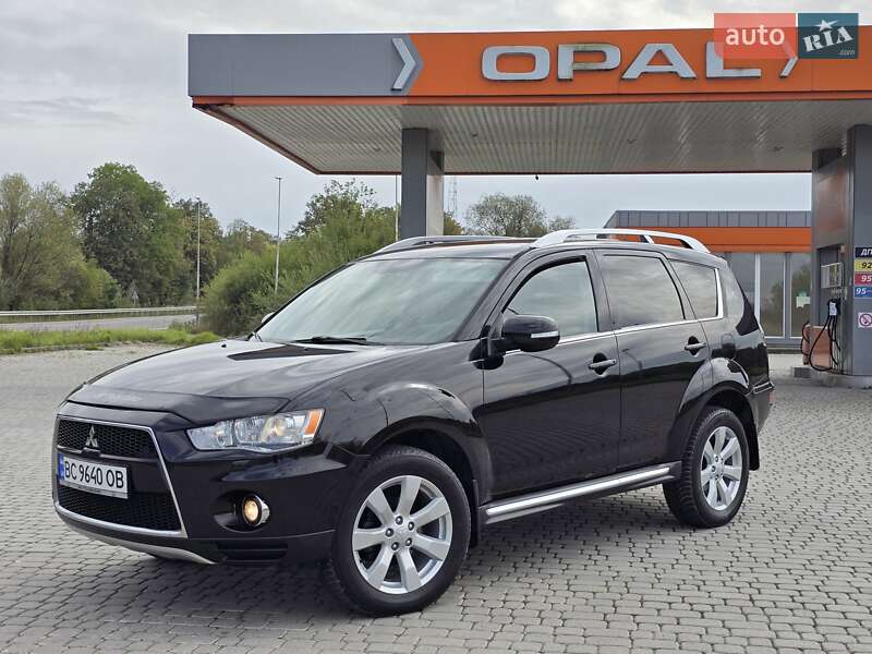 Внедорожник / Кроссовер Mitsubishi Outlander 2010 в Калуше