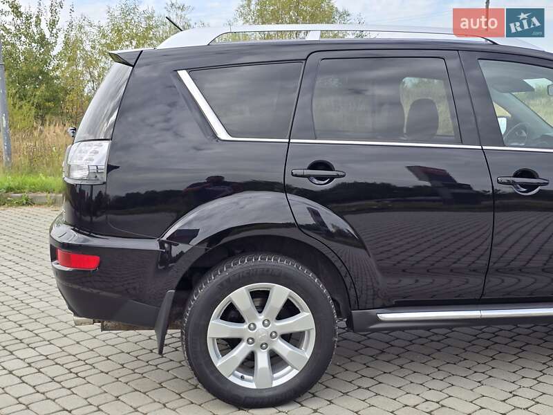 Внедорожник / Кроссовер Mitsubishi Outlander 2010 в Калуше