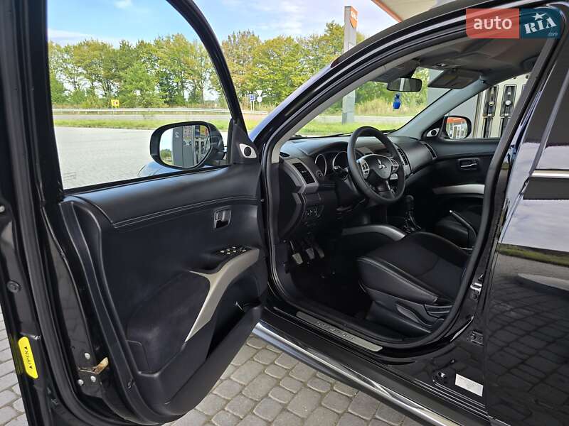 Внедорожник / Кроссовер Mitsubishi Outlander 2010 в Калуше