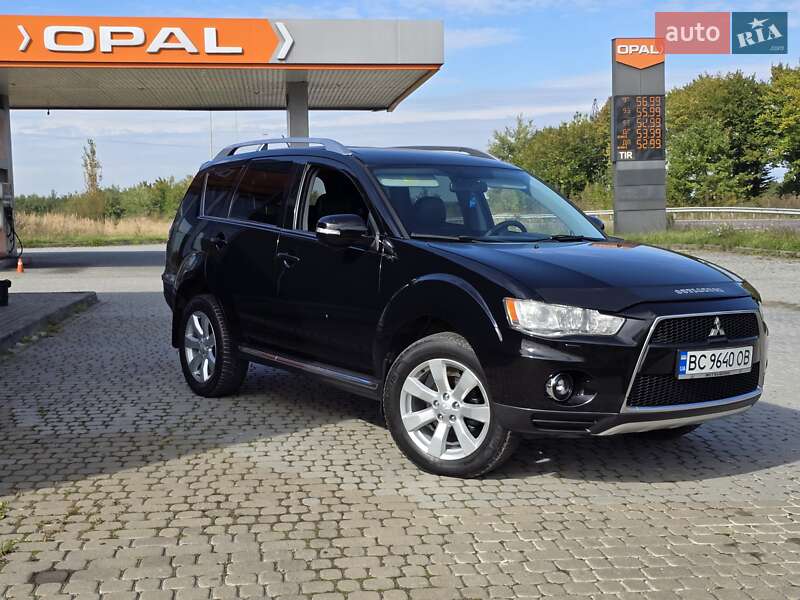 Внедорожник / Кроссовер Mitsubishi Outlander 2010 в Калуше