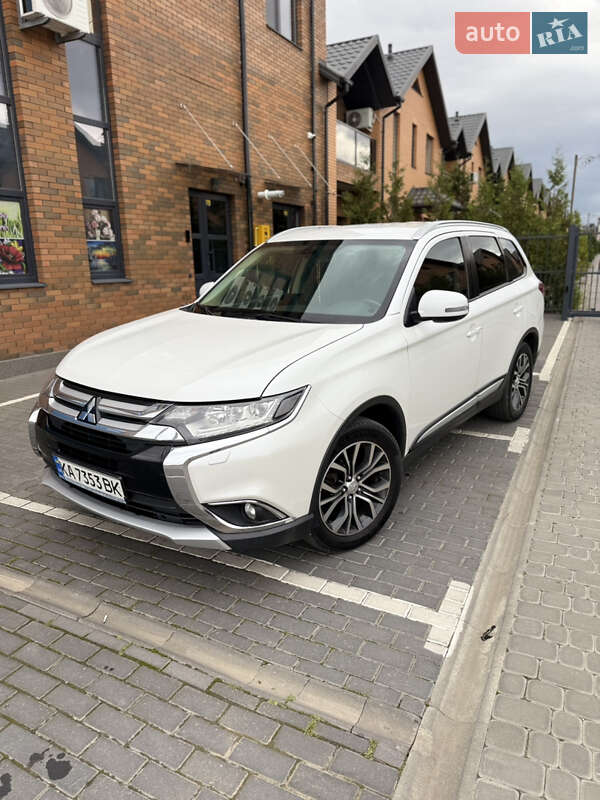 Внедорожник / Кроссовер Mitsubishi Outlander 2016 в Виннице