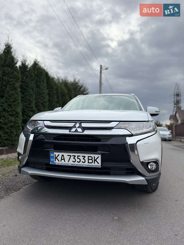 Внедорожник / Кроссовер Mitsubishi Outlander 2016 в Виннице