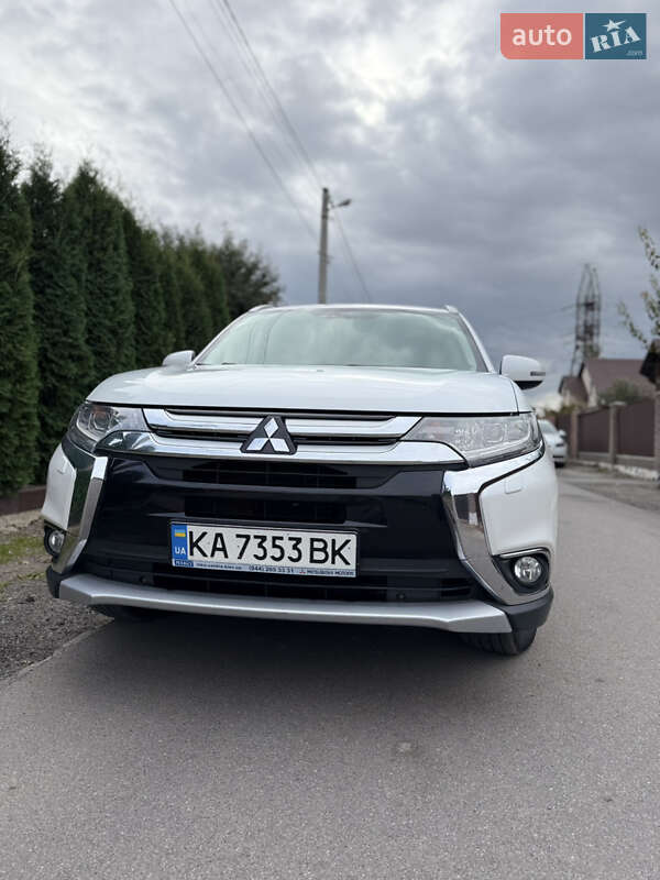 Внедорожник / Кроссовер Mitsubishi Outlander 2016 в Виннице