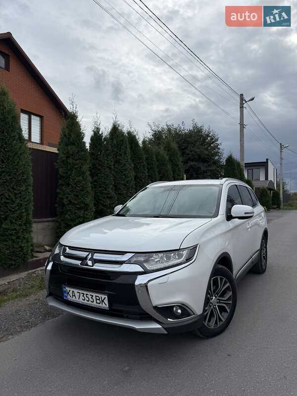 Внедорожник / Кроссовер Mitsubishi Outlander 2016 в Виннице