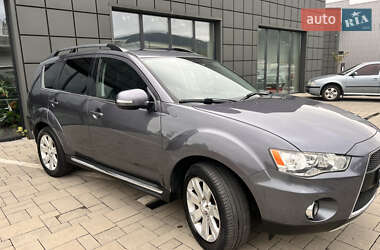 Внедорожник / Кроссовер Mitsubishi Outlander 2012 в Тячеве
