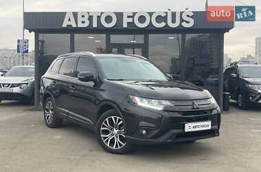 Внедорожник / Кроссовер Mitsubishi Outlander 2018 в Киеве