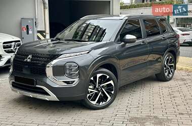 Позашляховик / Кросовер Mitsubishi Outlander 2024 в Києві