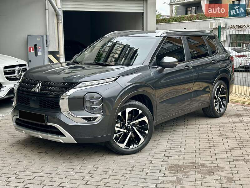 Mitsubishi Outlander 2024