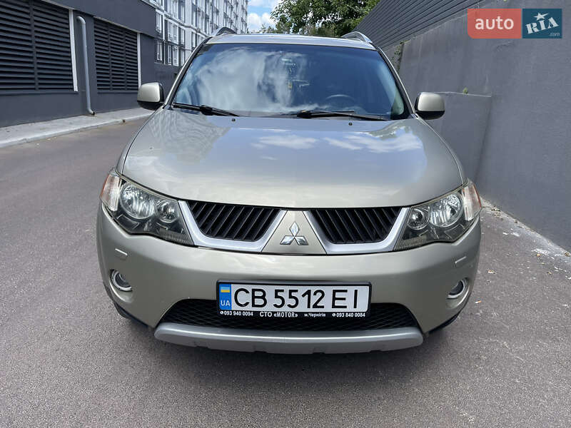 Внедорожник / Кроссовер Mitsubishi Outlander 2007 в 