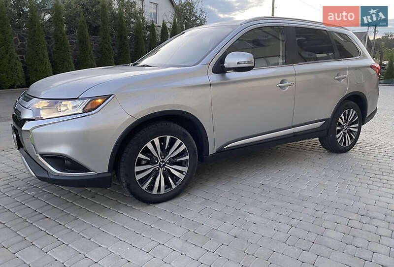Внедорожник / Кроссовер Mitsubishi Outlander 2020 в Тернополе
