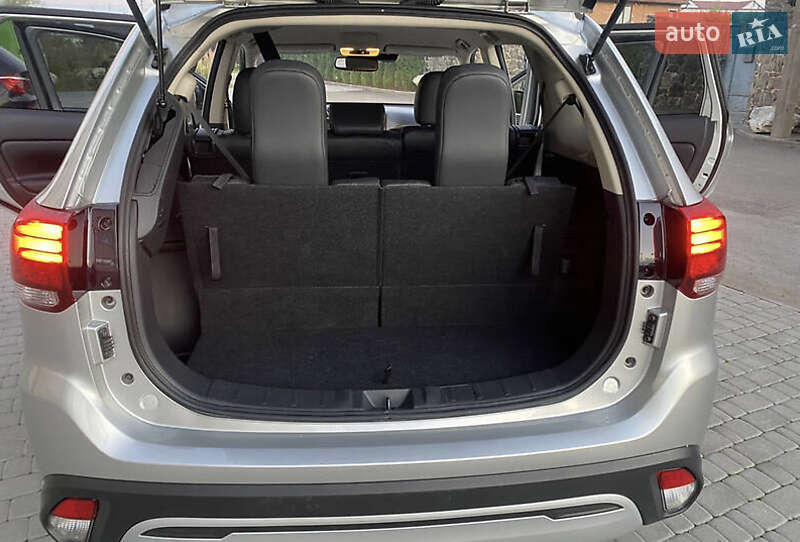 Внедорожник / Кроссовер Mitsubishi Outlander 2020 в Тернополе