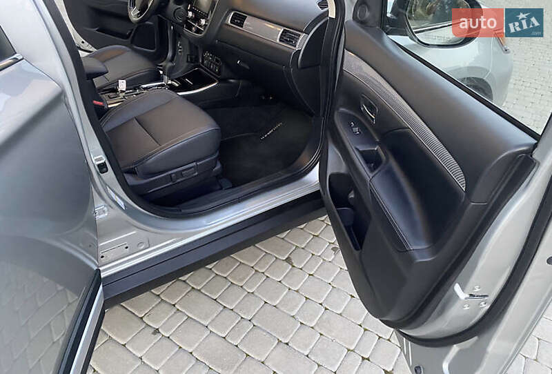 Внедорожник / Кроссовер Mitsubishi Outlander 2020 в Тернополе