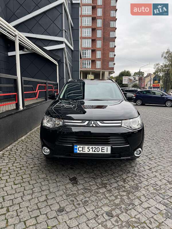Позашляховик / Кросовер Mitsubishi Outlander 2013 в Чернівцях