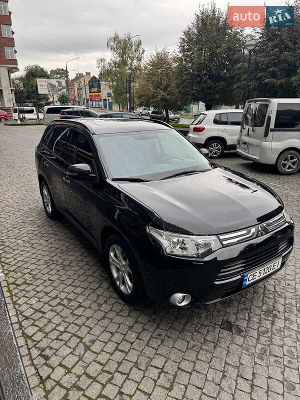 Позашляховик / Кросовер Mitsubishi Outlander 2013 в Чернівцях