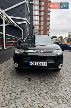 Внедорожник / Кроссовер Mitsubishi Outlander 2013 в 