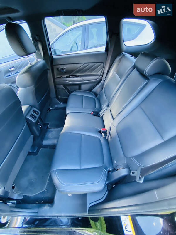 Позашляховик / Кросовер Mitsubishi Outlander 2019 в Обухові