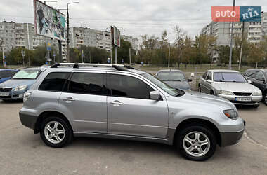 Внедорожник / Кроссовер Mitsubishi Outlander 2004 в 