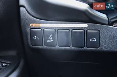 Внедорожник / Кроссовер Mitsubishi Outlander 2015 в 
