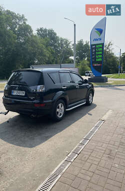 Внедорожник / Кроссовер Mitsubishi Outlander 2012 в 