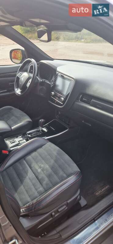 Внедорожник / Кроссовер Mitsubishi Outlander 2020 в Чернигове