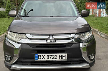 Внедорожник / Кроссовер Mitsubishi Outlander 2018 в 