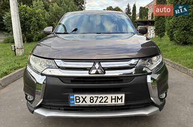 Внедорожник / Кроссовер Mitsubishi Outlander 2018 в 