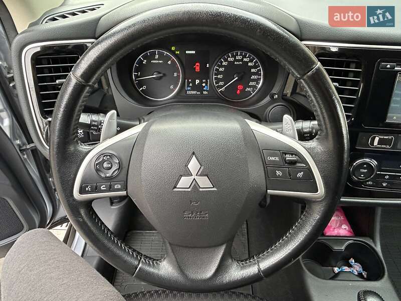 Внедорожник / Кроссовер Mitsubishi Outlander 2012 в Ровно