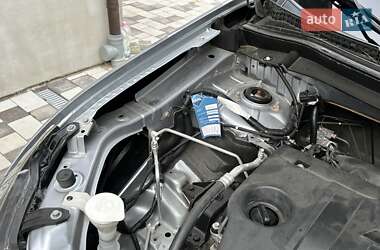 Внедорожник / Кроссовер Mitsubishi Outlander 2012 в 