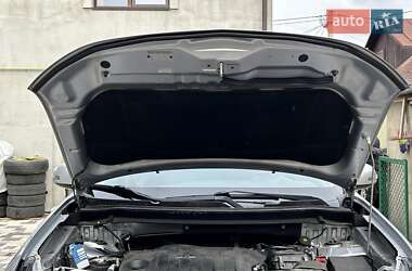 Внедорожник / Кроссовер Mitsubishi Outlander 2012 в 