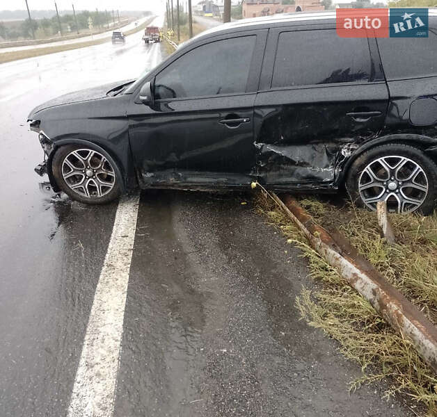 Внедорожник / Кроссовер Mitsubishi Outlander 2014 в Новоархангельске