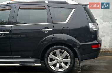 Внедорожник / Кроссовер Mitsubishi Outlander 2010 в 