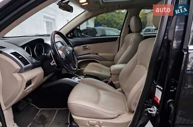 Внедорожник / Кроссовер Mitsubishi Outlander 2010 в 