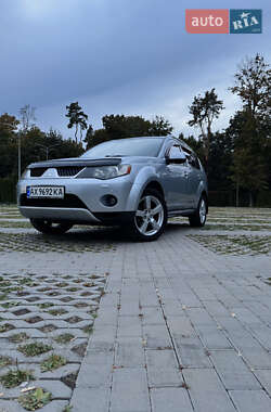 Внедорожник / Кроссовер Mitsubishi Outlander 2009 в 