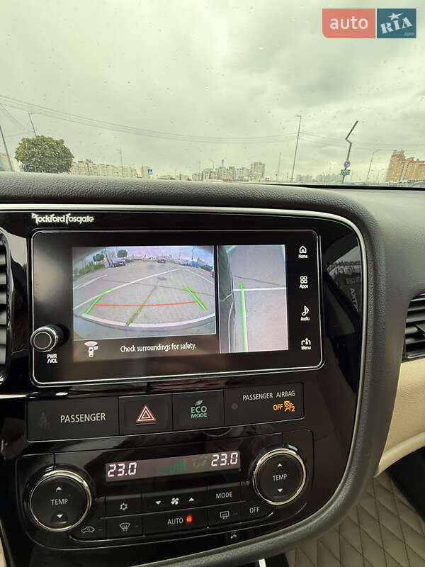 Внедорожник / Кроссовер Mitsubishi Outlander 2017 в Киеве