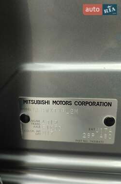 Внедорожник / Кроссовер Mitsubishi Outlander 2015 в 