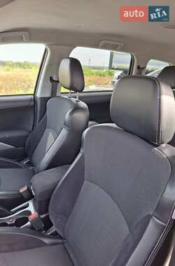 Внедорожник / Кроссовер Mitsubishi Outlander 2011 в 