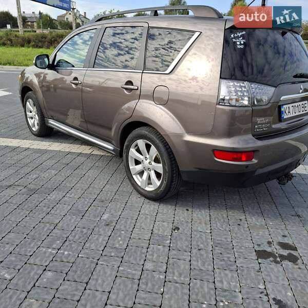 Позашляховик / Кросовер Mitsubishi Outlander 2011 в Львові фото 9 Позашляховик / Кросовер Mitsubishi Outlander 2011 в Львові