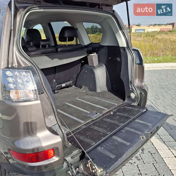 Позашляховик / Кросовер Mitsubishi Outlander 2011 в Львові фото 14 Позашляховик / Кросовер Mitsubishi Outlander 2011 в Львові