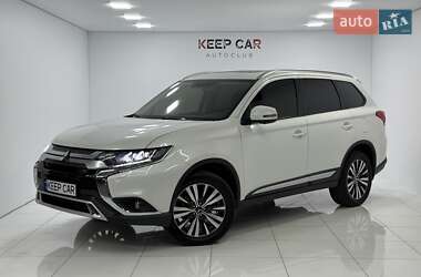 Позашляховик / Кросовер Mitsubishi Outlander 2018 в Одесі
