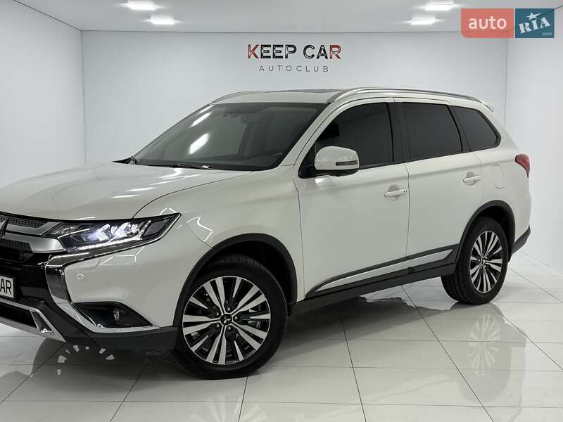 Внедорожник / Кроссовер Mitsubishi Outlander 2018 в Одессе