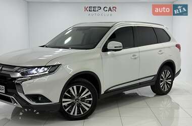 Внедорожник / Кроссовер Mitsubishi Outlander 2018 в 