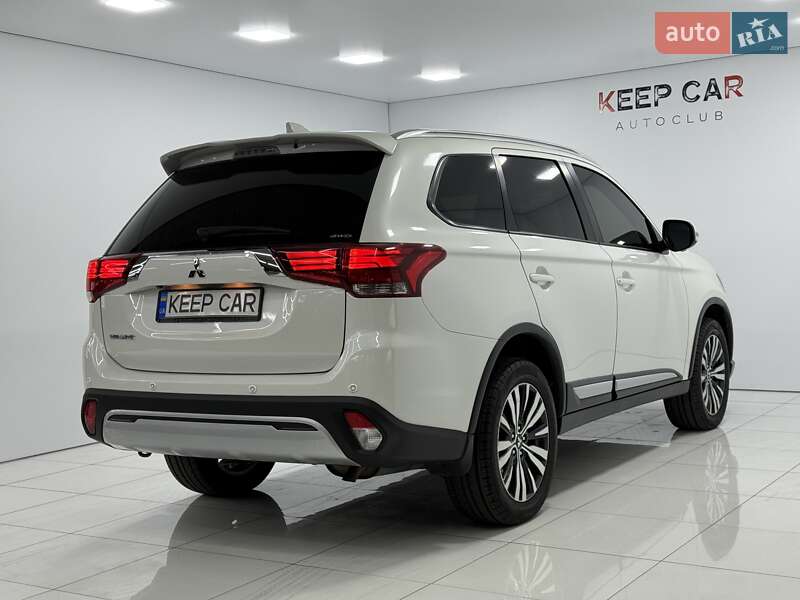 Внедорожник / Кроссовер Mitsubishi Outlander 2018 в Одессе