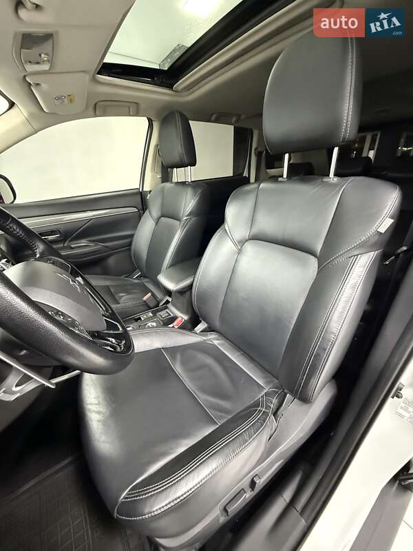 Внедорожник / Кроссовер Mitsubishi Outlander 2018 в Одессе