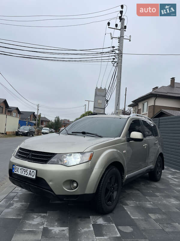 Внедорожник / Кроссовер Mitsubishi Outlander 2007 в Софиевской Борщаговке